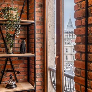flat-with-galata-tower-view-near-sishane-metro.istanbul-turkeyhotels.com/